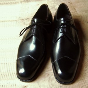 double v-cut three holes